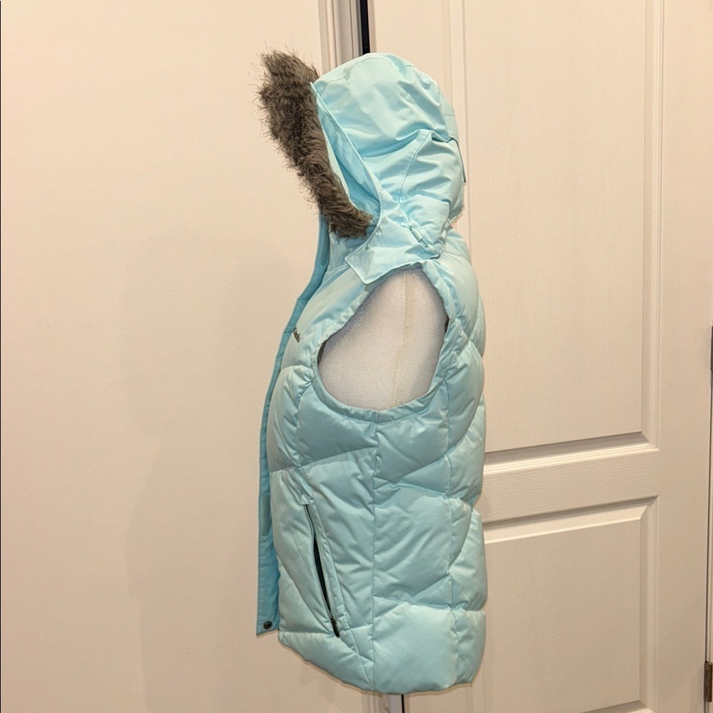 Columbia Women’s Lay D Down Omni Heat Winter Vest with removable hood. - Picture 7 of 14